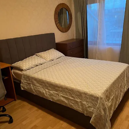 Spacious 2-bedroom Oasis In Διαμέρισμα *